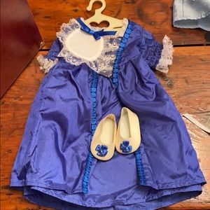 Felicity’s Christmas Gown